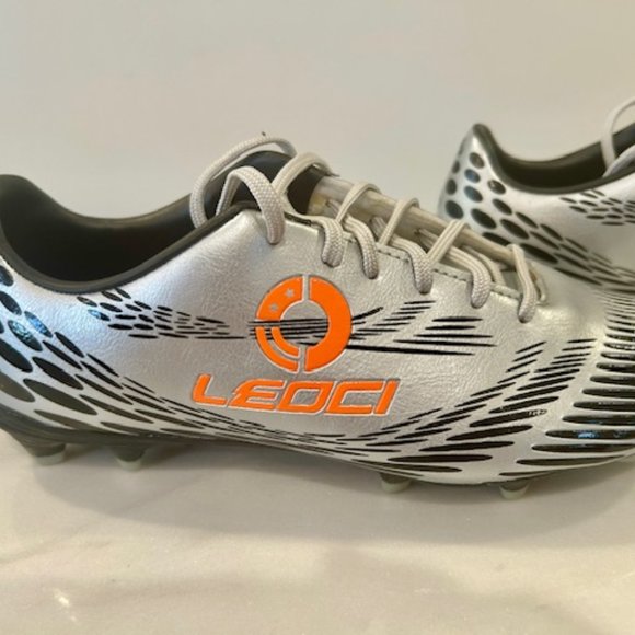LEOCI Unisex Firm Ground Soccer Cleats -- Size 38 - Picture 2 of 6
